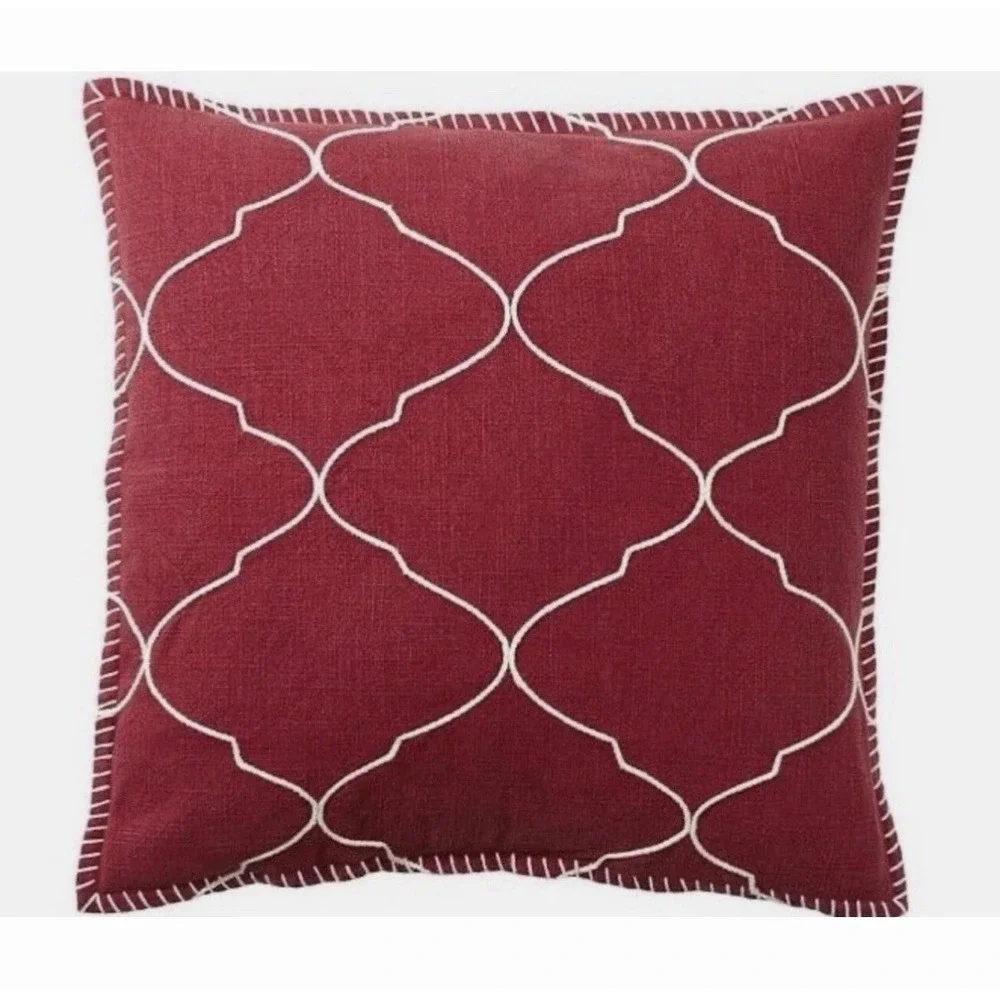 NWOT POTTERY BARN Moroccan Tile Whipstitch Embroidered Pillow Cover 22x22
